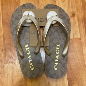 Coach flip flops size 6